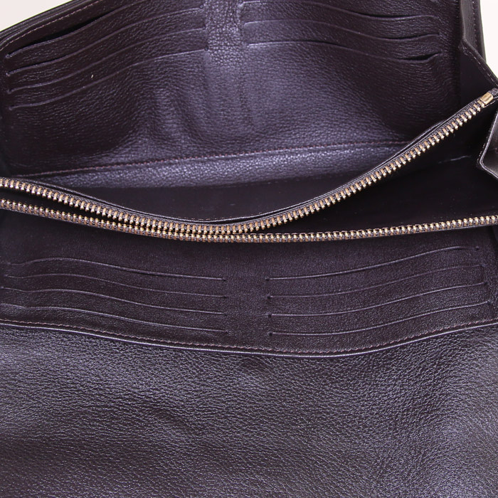 Louis Vuitton wallet in brown mahina leather - Detail D2