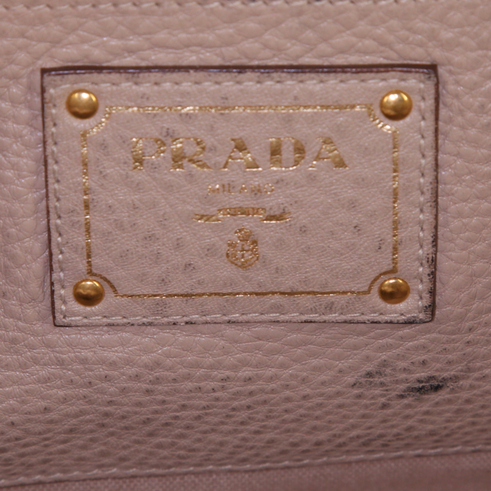Prada shopping bag in beige leather - Detail D3
