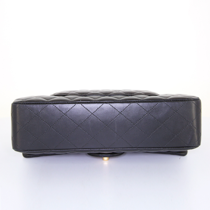 Chanel Timeless handbag in black quilted leather - Detail D5