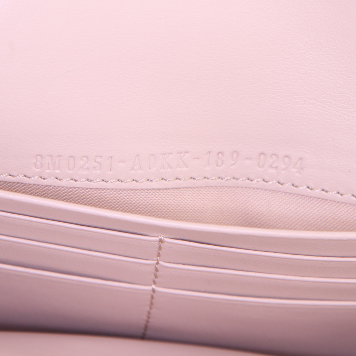 Portafogli Fendi Kan I continental in pelle rosa pallido - Detail D4