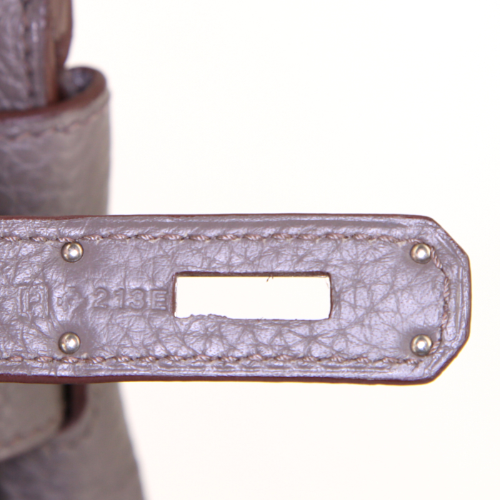 Bolso de mano Hermes Birkin 35 cm en cuero togo gris estaño - Detail D4