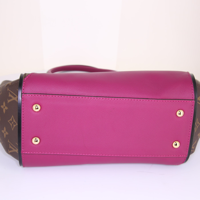 Louis Vuitton Kimono shopping bag in varnished pink leather and brown monogram canvas - Detail D4