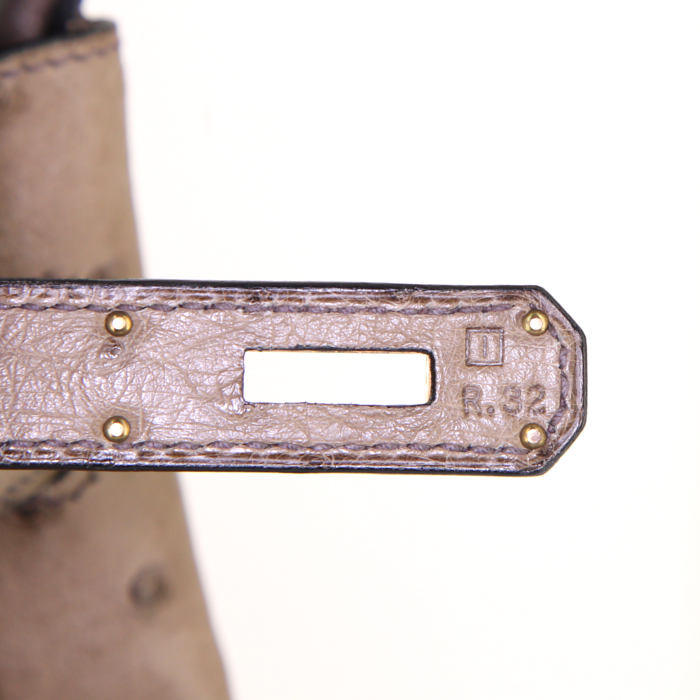 Hermes Birkin 35 cm handbag in vert Mousse ostrich leather - Detail D4