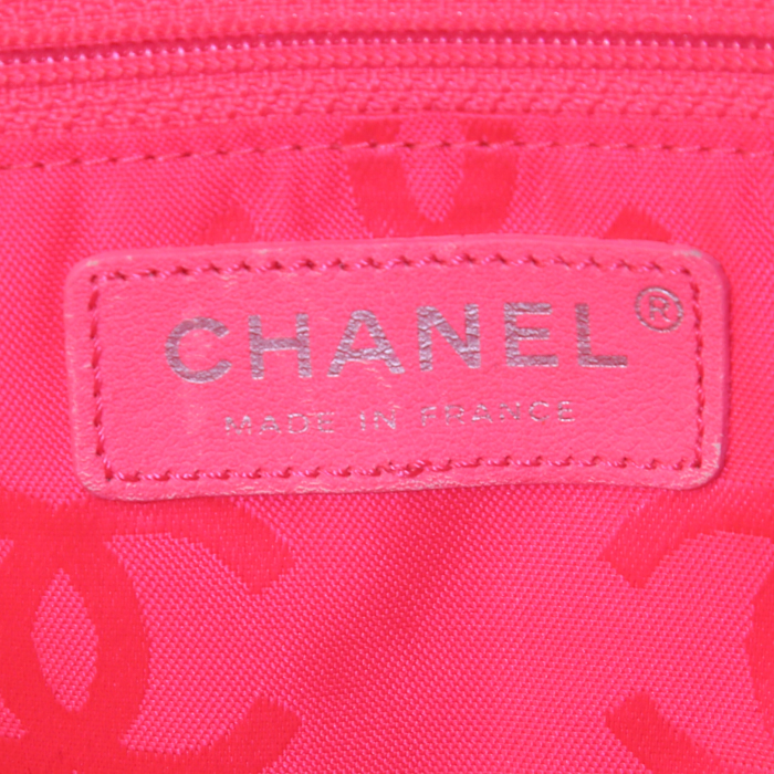 Shopping bag Chanel Cambon in tela jersey nera e grigia - Detail D3