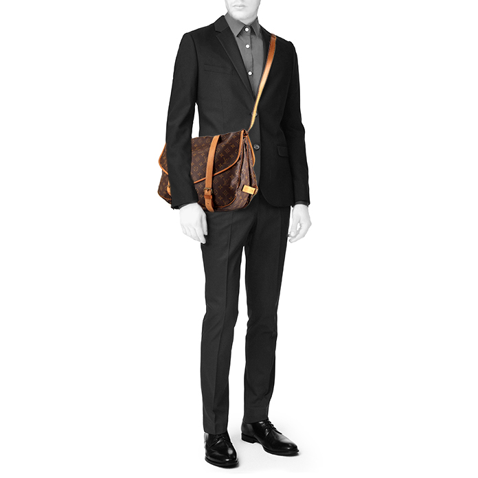 Louis Vuitton Saumur size XL shoulder bag in brown monogram canvas and natural leather - Detail D1