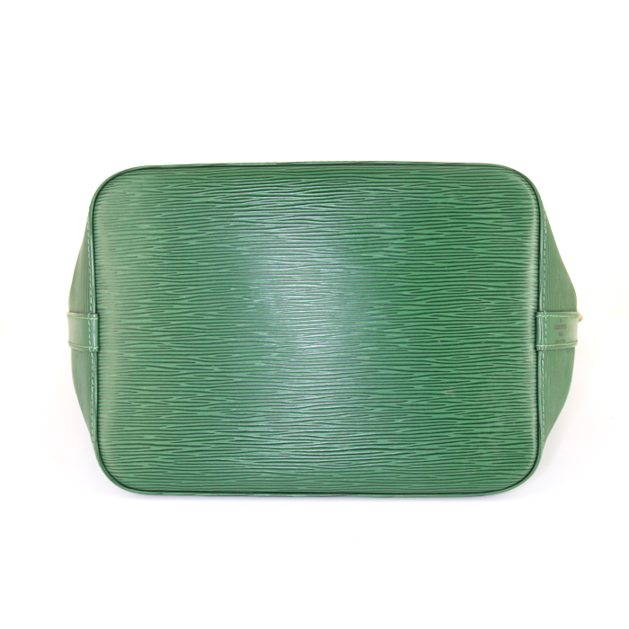 Louis Vuitton petit Noé handbag in green epi leather - Detail D4