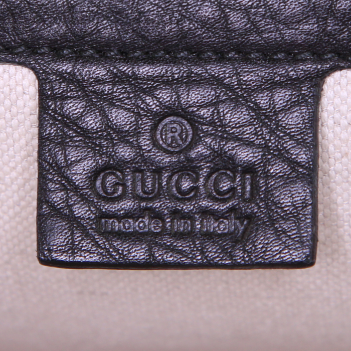 Bolso bandolera Gucci Bamboo modelo grande en cuero negro y bambú - Detail D4