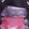 Bolso de mano Prada Vitello en cuero bicolor color burdeos y negro - Detail D2 thumbnail