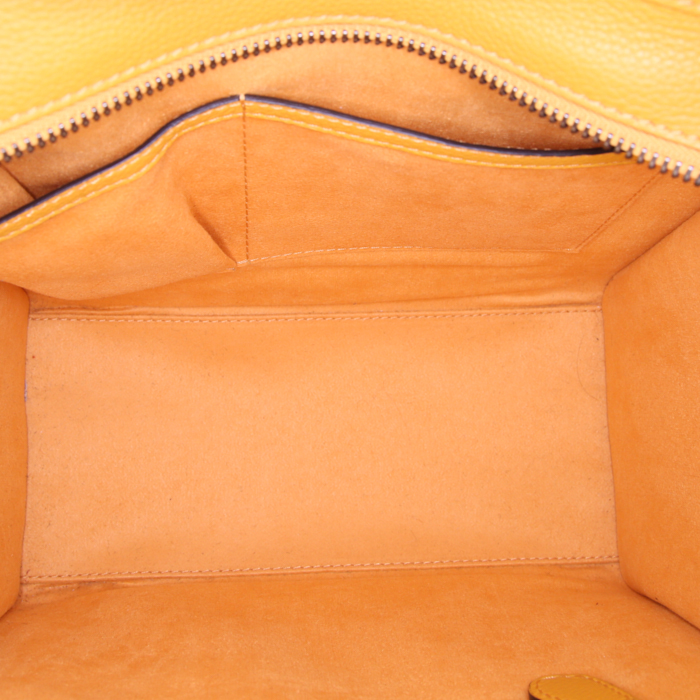 Celine Luggage Micro handbag in yellow grained leather - Detail D2