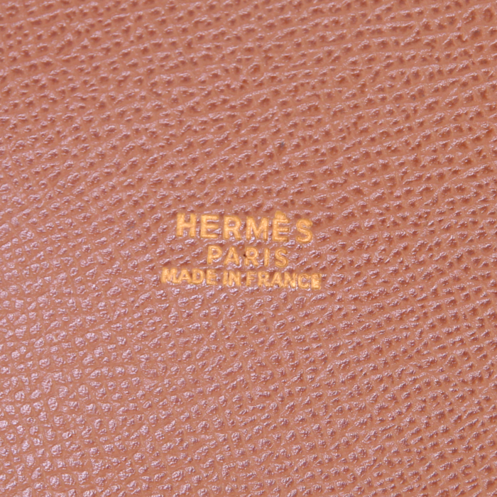 Bolso Cabás Hermes Mangeoire en cuero Courchevel color oro - Detail D3