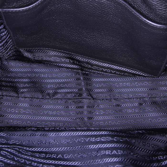 Sac à main Prada en cuir grainé noir - Detail D2