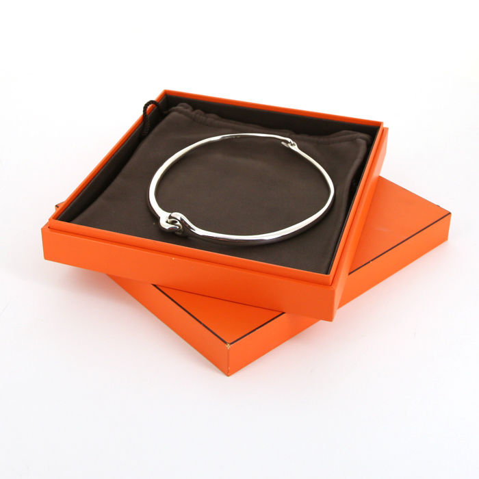Collier torque ras de cou semi-articulé Hermès en argent - Detail D2