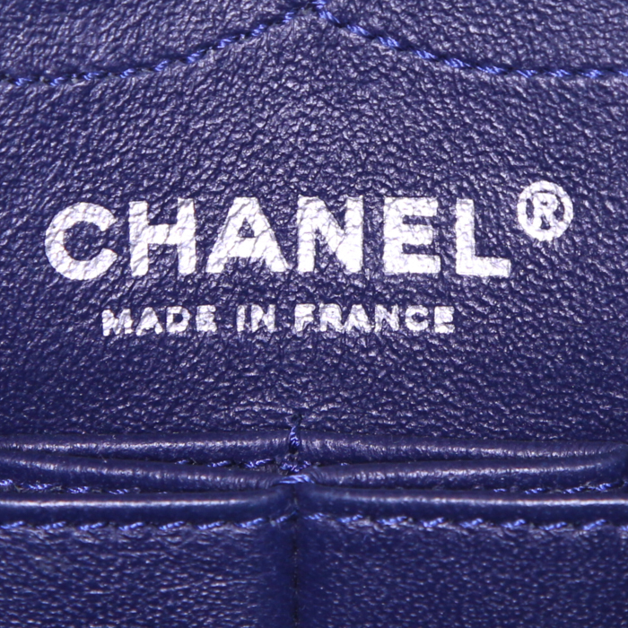 Borsa a tracolla Chanel 2.55 in pelle trapuntata blu marino - Detail D4