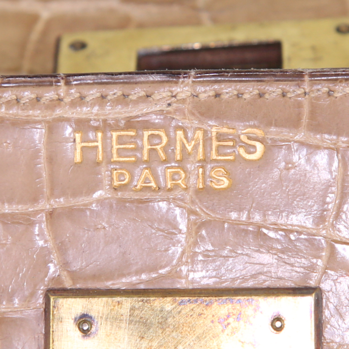 Hermes Kelly 35 cm handbag in beige crocodile - Detail D2