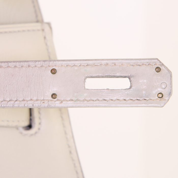 Hermes Kelly 35 cm handbag in white box leather - Detail D4