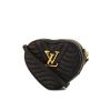 Bolso bandolera Louis Vuitton New Wave en cuero acolchado negro - 00pp thumbnail