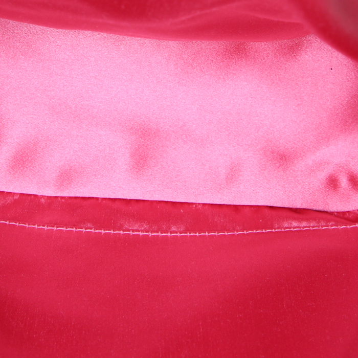 Borsa a tracolla Gucci GG Marmont Camera in velluto trapuntato blu - Detail D2