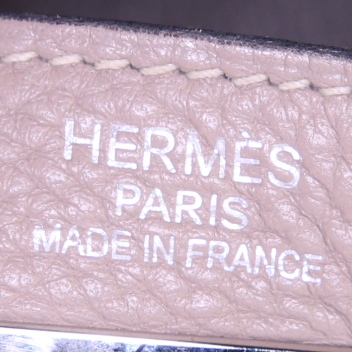 Sac porté épaule ou main Hermes Kelly 35 cm en cuir togo gris-tourterelle - Detail D4