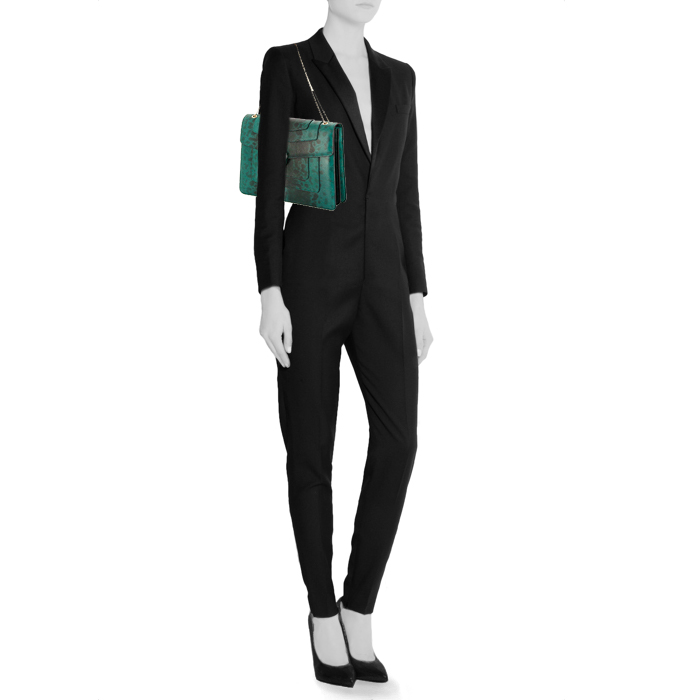 Bulgari Serpenti bag worn on the shoulder or carried in the hand in green python - Detail D1