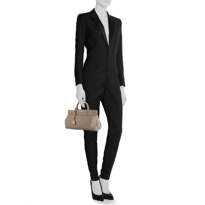 Saint Laurent shoulder bag in grey leather - Detail D1