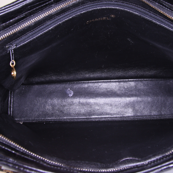 Sac cabas Chanel Vintage en cuir embossé noir - Detail D2