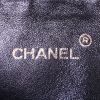 Chanel Vintage shopping bag in black embossed leather - Detail D3 thumbnail