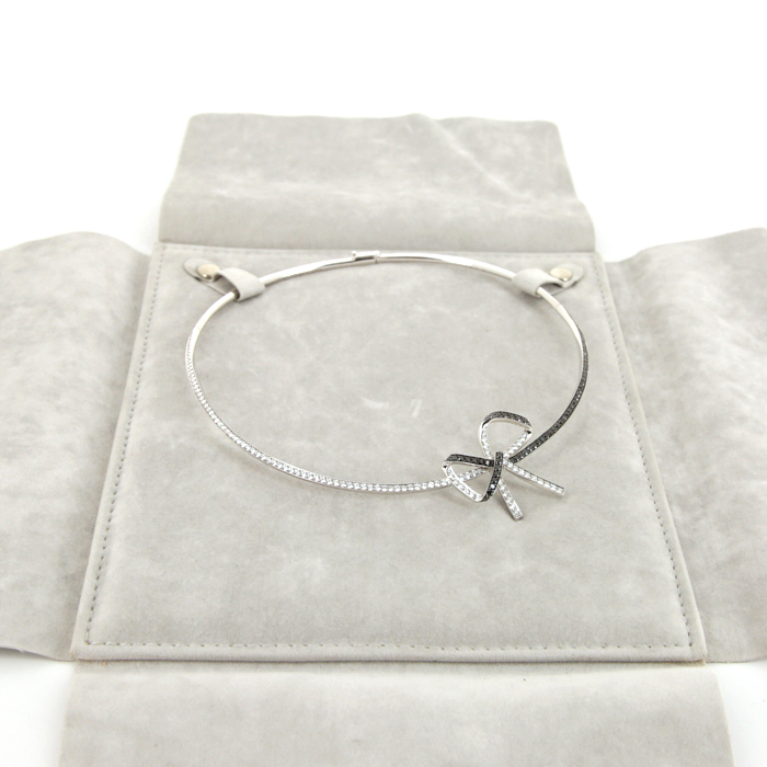 Collana rigida Lorenz Bäumer in oro bianco,  diamanti bianchi e diamanti neri - Detail D2