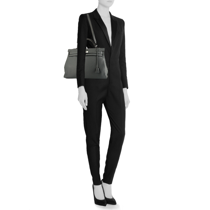 Hermes Kelly 40 cm handbag in Bleu Orage togo leather - Detail D2