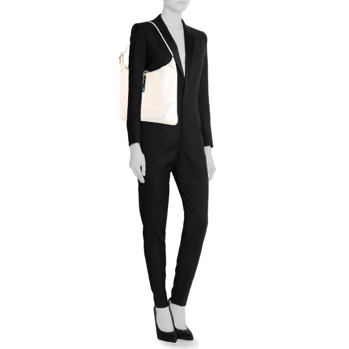 Borsa da spalla o a mano Hermès Trim in pelle togo bianca e profili blu - Detail D1