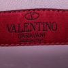 Bolso de mano Valentino Garavani en cuero negro - Detail D3 thumbnail