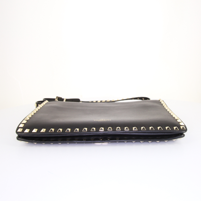 Bolso de mano Valentino Garavani en cuero negro - Detail D4