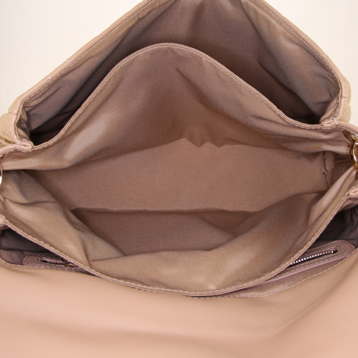 Bolso para llevar al hombro o en la mano Dior Délices en cuero cannage beige - Detail D2