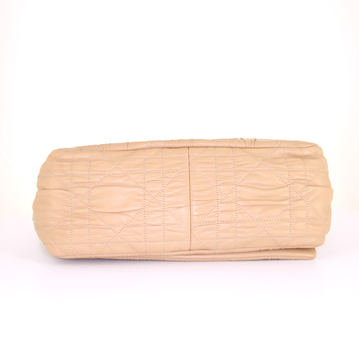 Borsa da spalla o a mano Dior Délices in pelle cannage beige - Detail D4