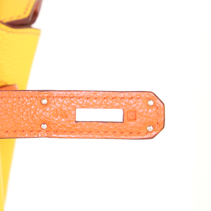 Sac à main Hermes Birkin 35 cm en cuir togo Jaune d'Or et jonc orange - Detail D4