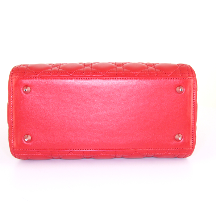 Dior Lady Dior medium model handbag in red leather cannage - Detail D5