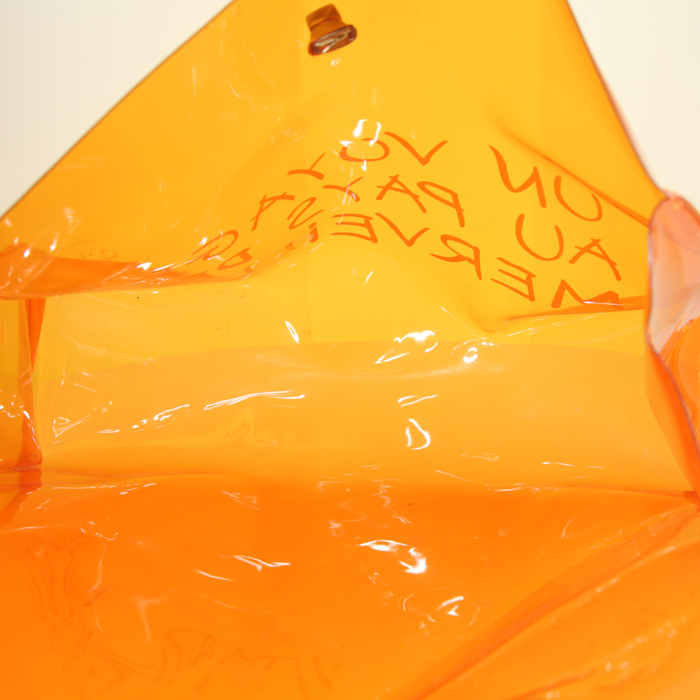 Hermès Kelly Plastic handbag in orange vinyl - Detail D2