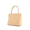 Chanel Medaillon handbag in beige quilted grained leather - 00pp thumbnail