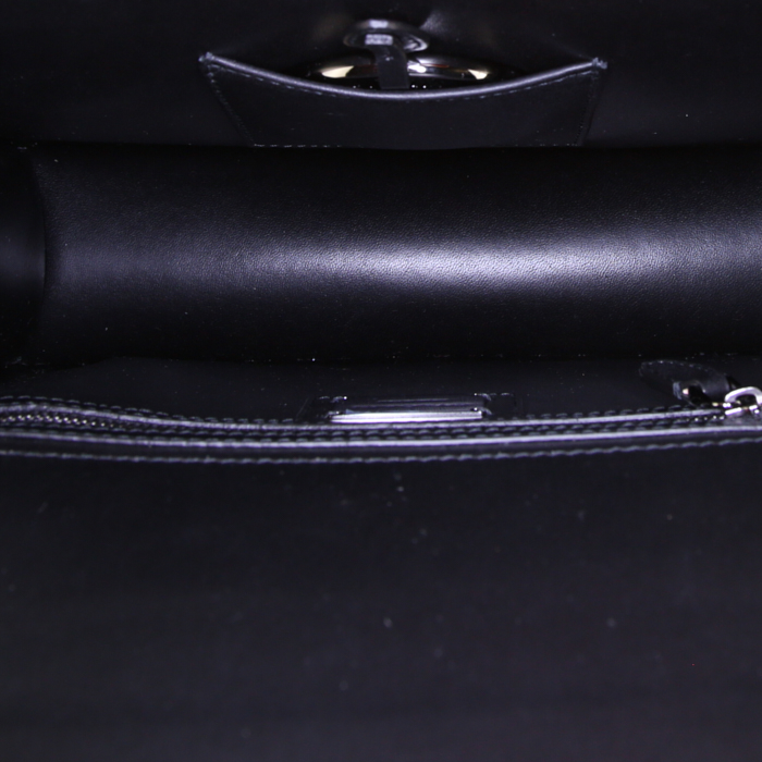 Bolso bandolera Bulgari Serpenti Diamond Blast en cuero acolchado negro - Detail D2