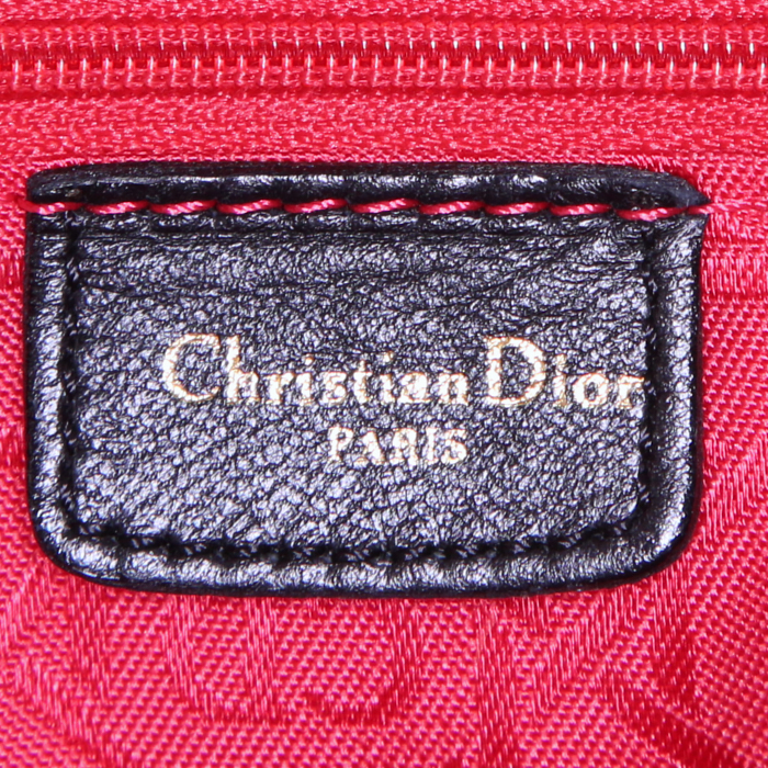 Sac à main Dior Lady Dior grand modèle en cuir cannage noir - Detail D3