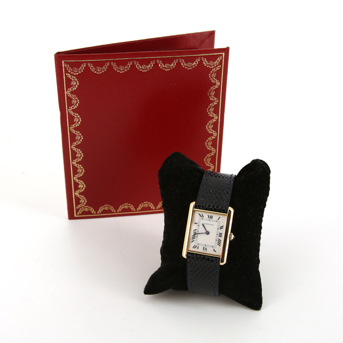 Montre Cartier Tank en référence à "Blue jasmine" en or jaune Ref :  8810 Vers  1993 - Detail D2