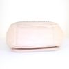 Chanel Luxury Line handbag in beige leather - Detail D4 thumbnail