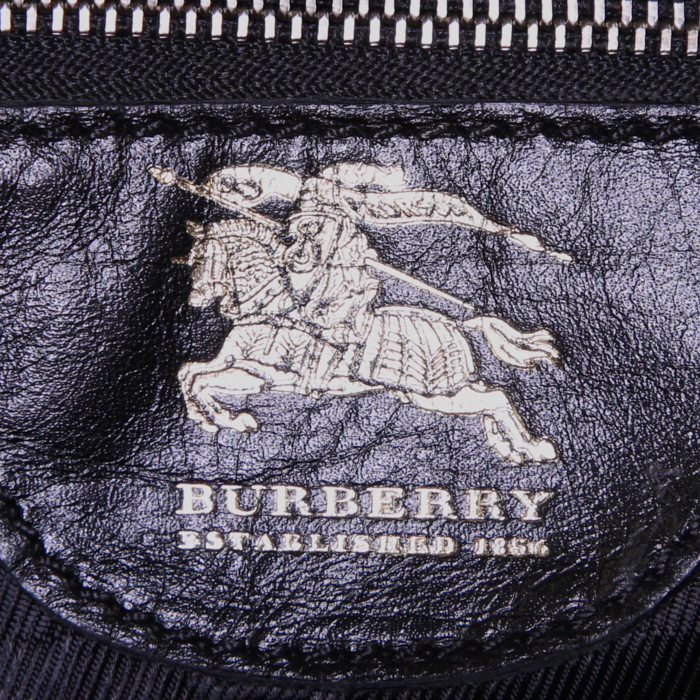 Burberry Baby Beaton handbag in black leather - Detail D3