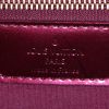 Sac cabas Louis Vuitton Wilshire grand modèle en cuir verni monogram bordeaux - Detail D3 thumbnail