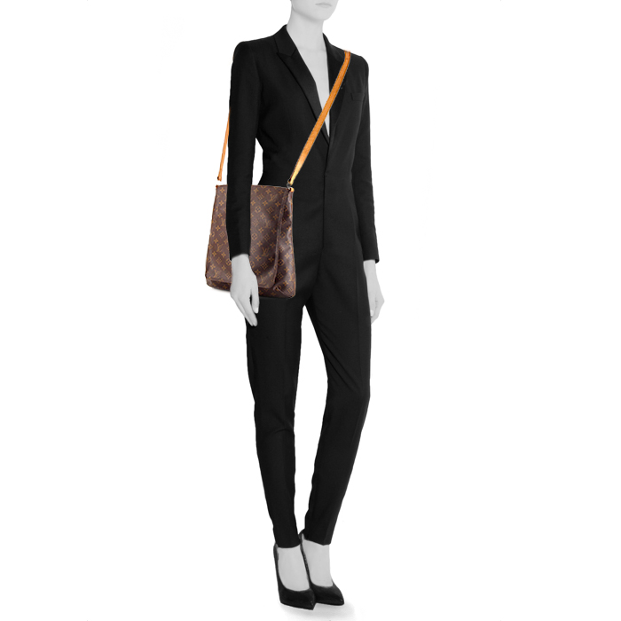 Bolso bandolera Louis Vuitton Musette Salsa en lona Monogram marrón y cuero natural - Detail D1