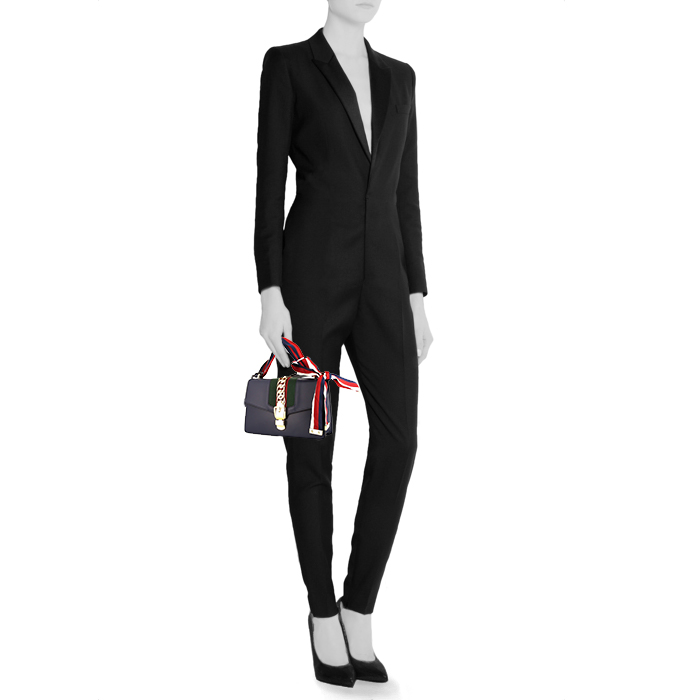 Gucci Sylvie bag worn on the shoulder or carried in the hand in navy blue leather - Detail D1