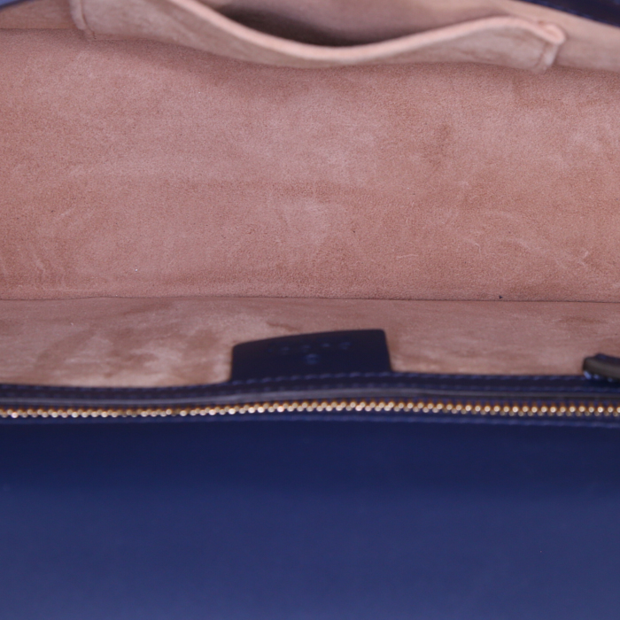Gucci Sylvie bag worn on the shoulder or carried in the hand in navy blue leather - Detail D3