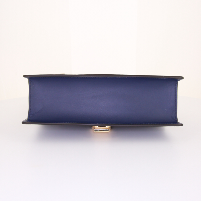 Gucci Sylvie bag worn on the shoulder or carried in the hand in navy blue leather - Detail D5