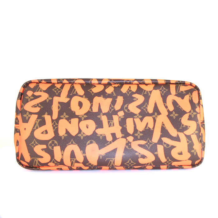 Sac cabas Louis Vuitton Neverfull Editions Limitées Stephen Sprouse grand modèle en toile monogram marron et rouge-orangé et cuir naturel - Detail D4