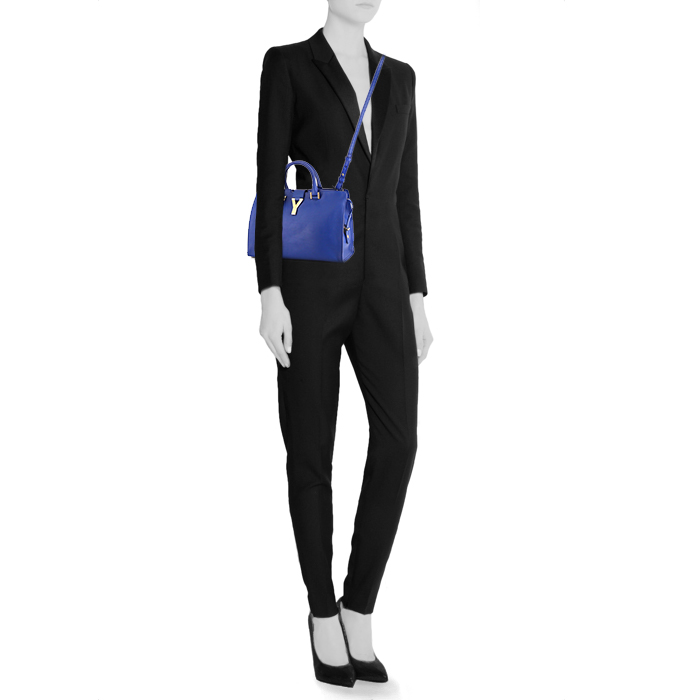Yves Saint Laurent Chyc handbag in blue leather - Detail D2