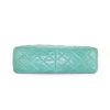 Chanel Timeless jumbo shoulder bag in green quilted leather - Detail D5 thumbnail